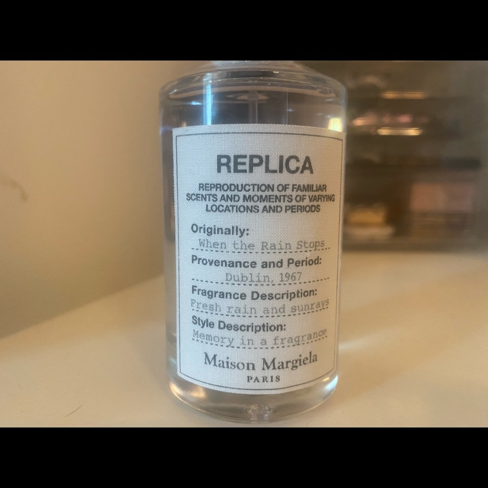 NWOB-replica- when they rain stops- perfume